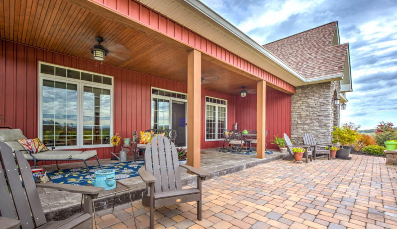 762 Lakeside Rd