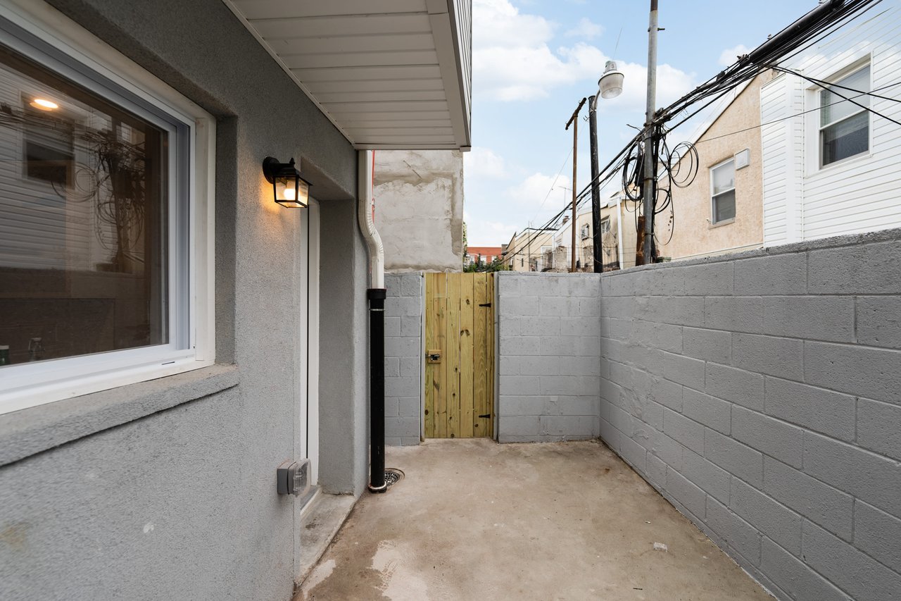 833 Sears Street