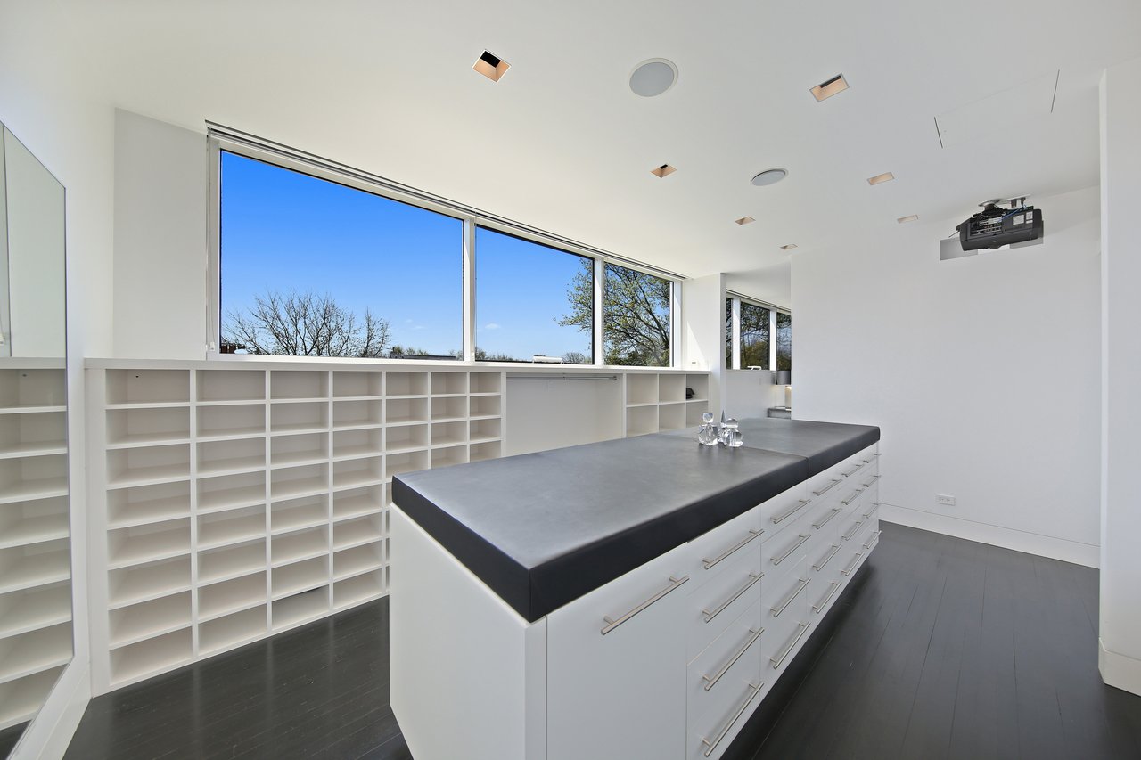 For Those Seeking An Extraordinary Lifestyle