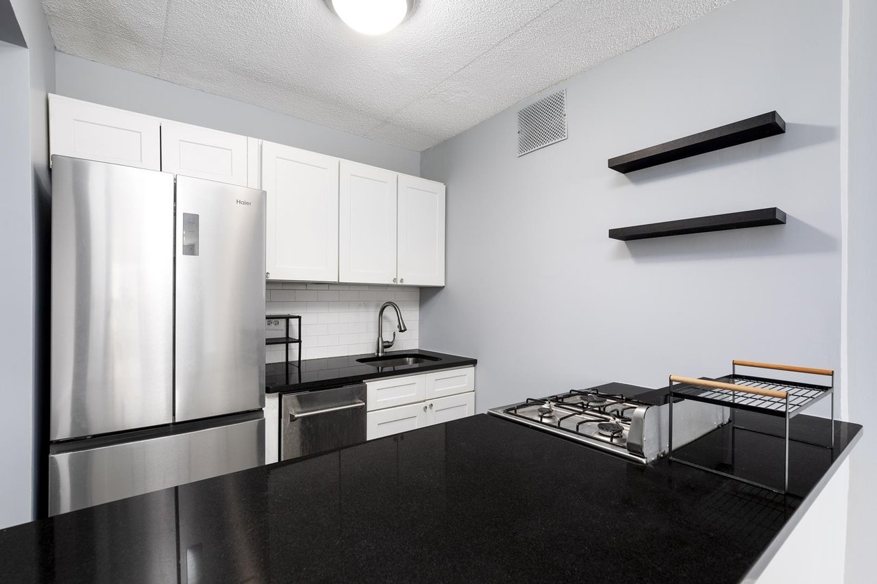 300 Rector Place, Apt 4M