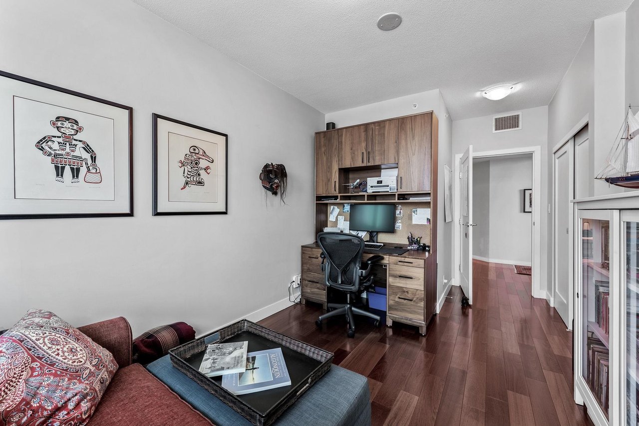 608-100 E Esplanade Ave