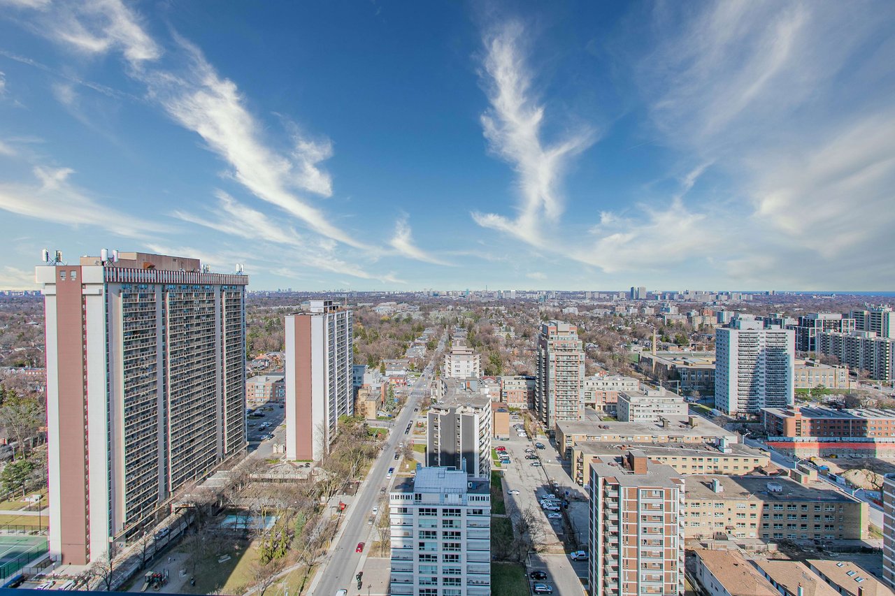 Skyline Sanctuary With Huge Terrace