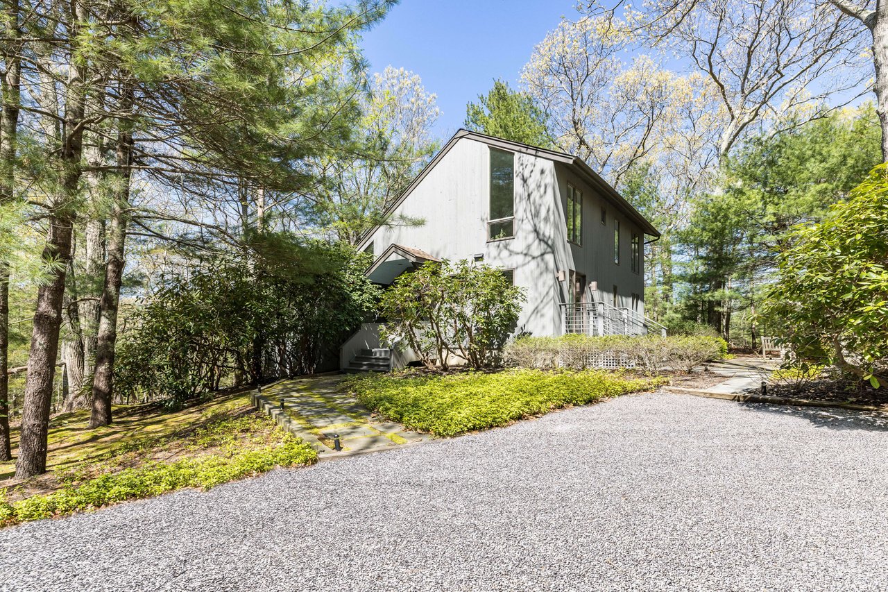 2 Colony Court