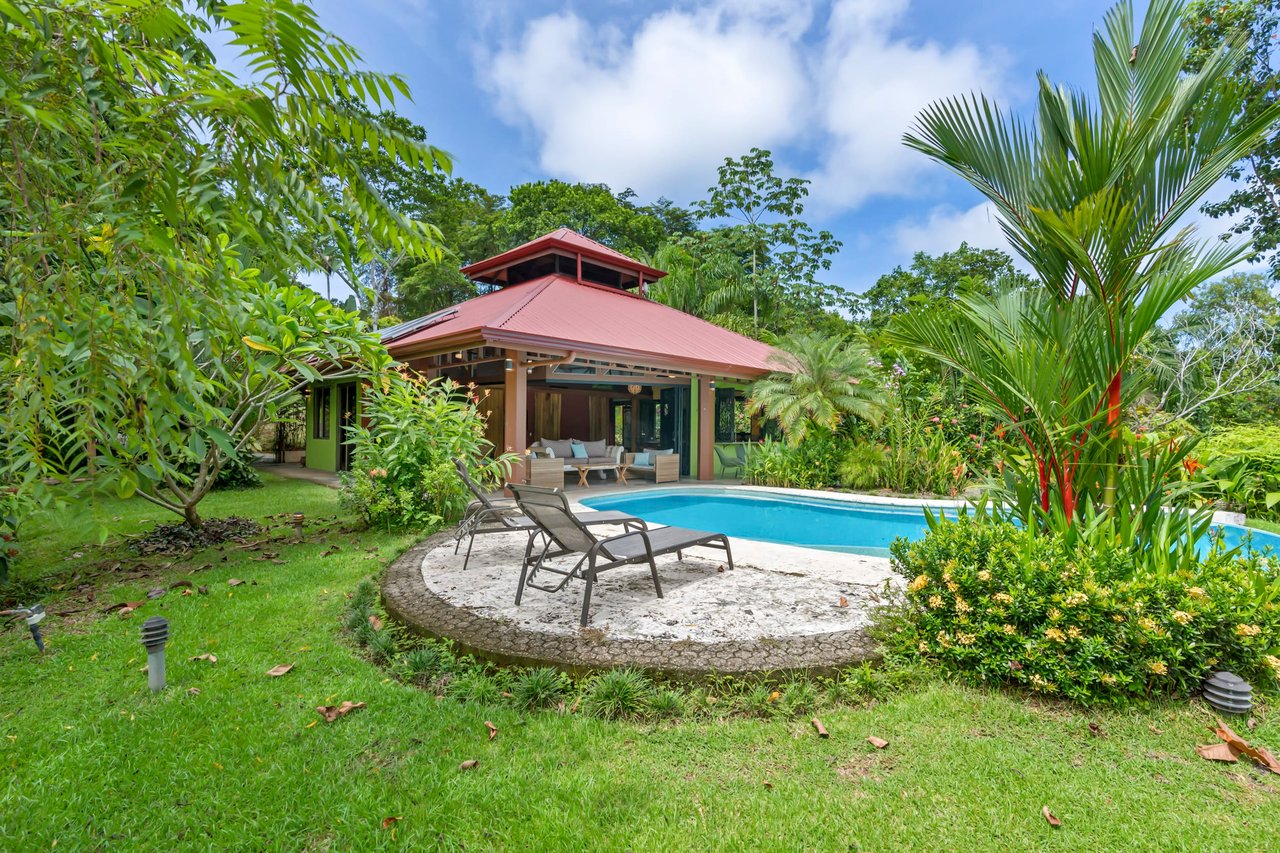 Casa Loro Verde,  Rainforest Jungle Retreat Home on 5.24 Acres in Portalon!