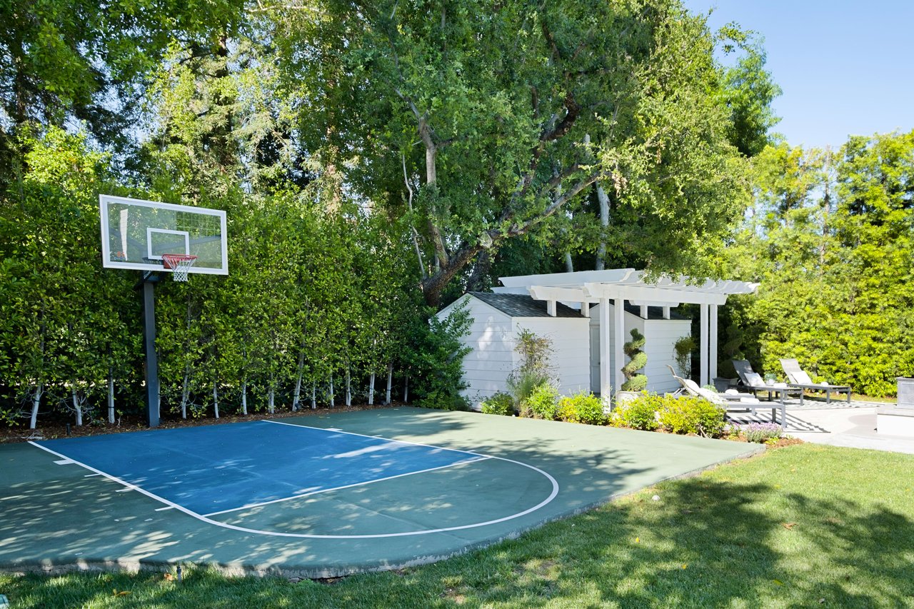 16659 Ashley Oaks, Encino