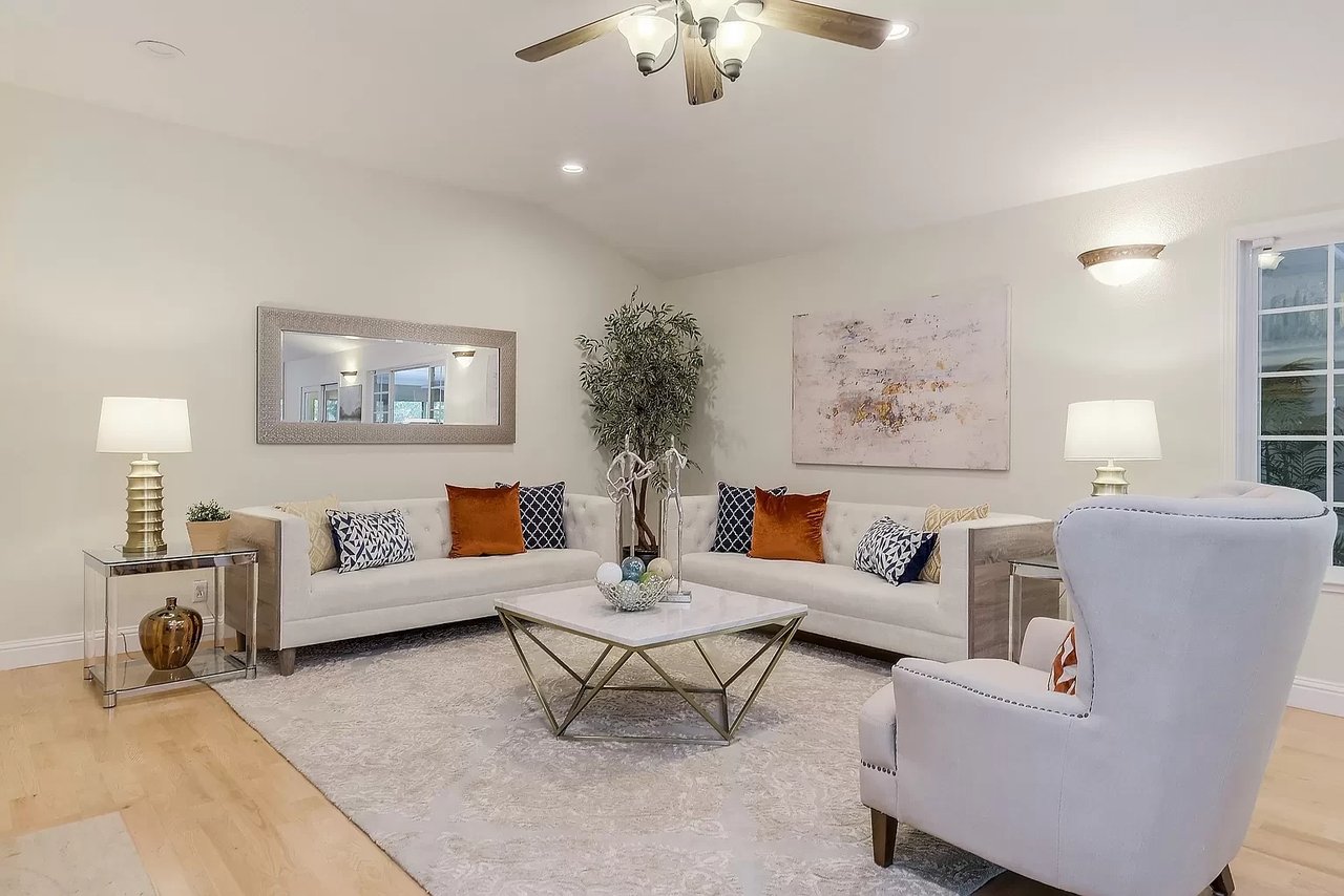 5 Alma Ct