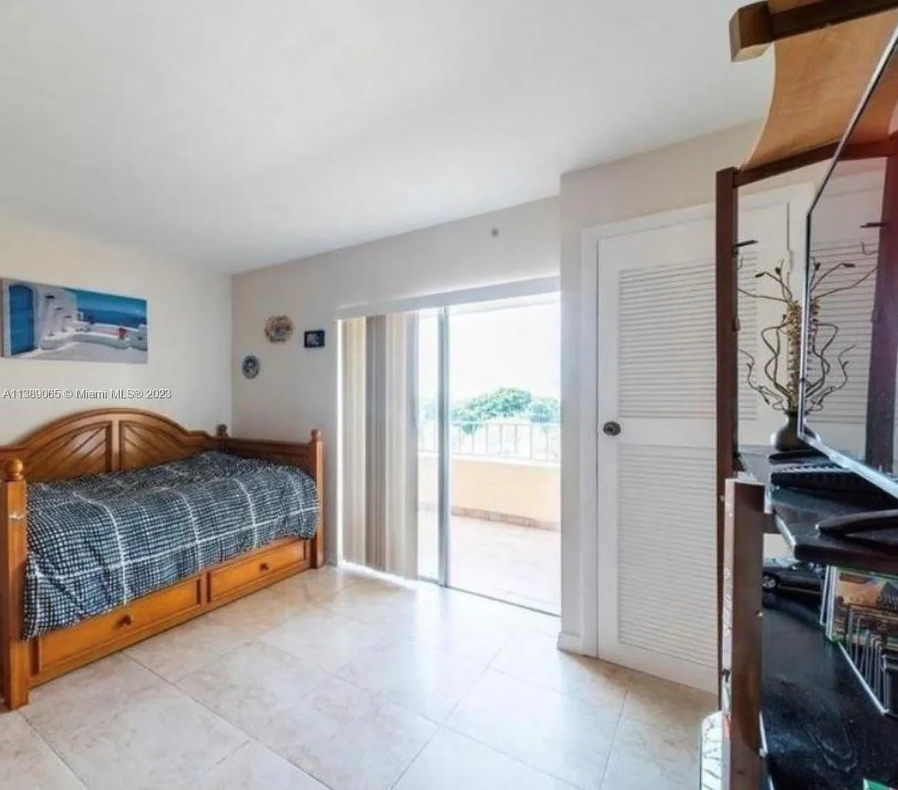 3304 Virginia Street APT 6D