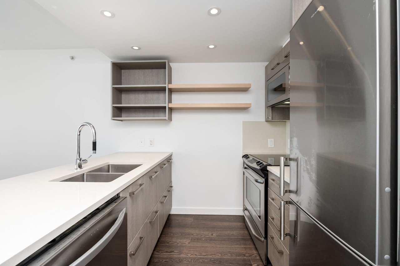 356-955 E Hastings St