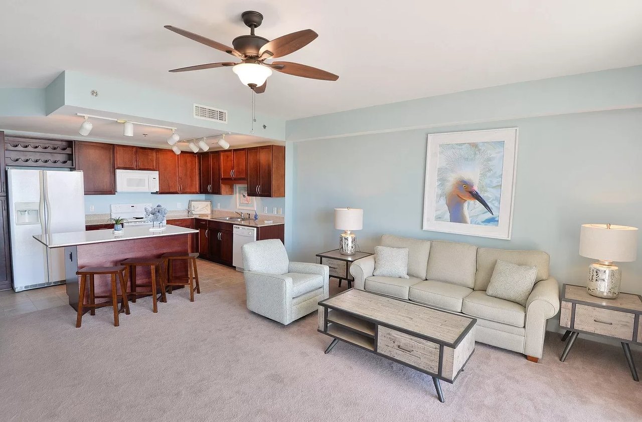 9860 S Thomas Drive Unit 1015