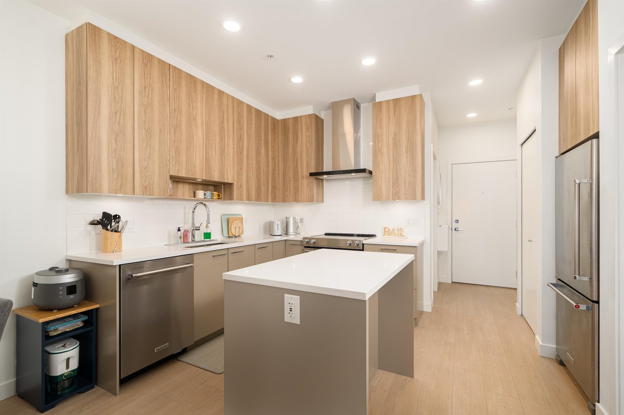 409-7588 16th St