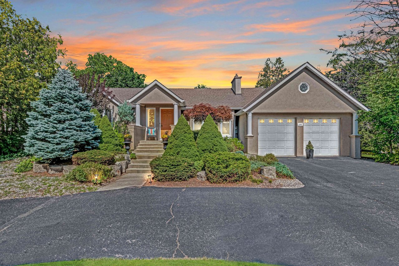 1255 Lorne Park Rd