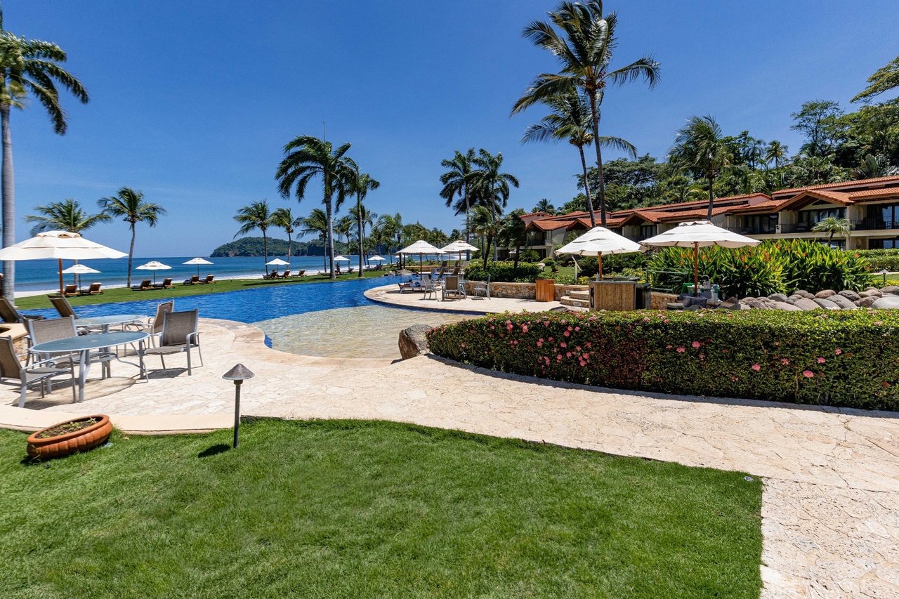 Modern Beachfront Corner Condo, Flamingo, Guanacaste