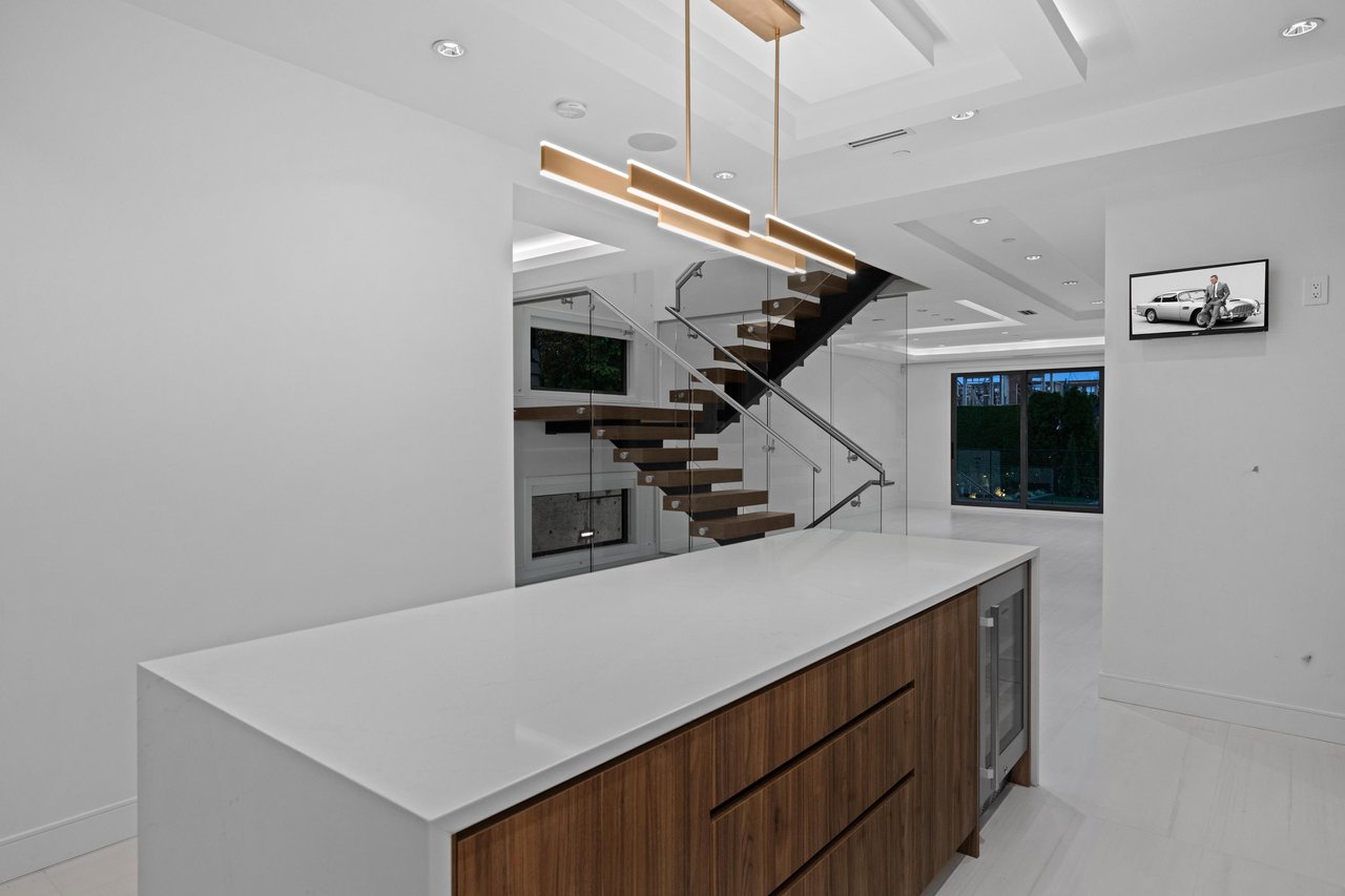 1291 Duchess Ave