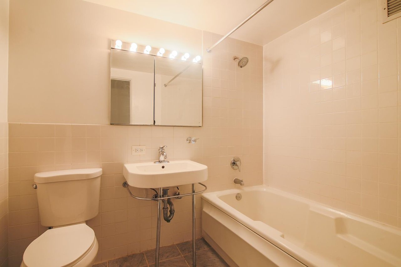 15-17 South William Street, Apt 4-B