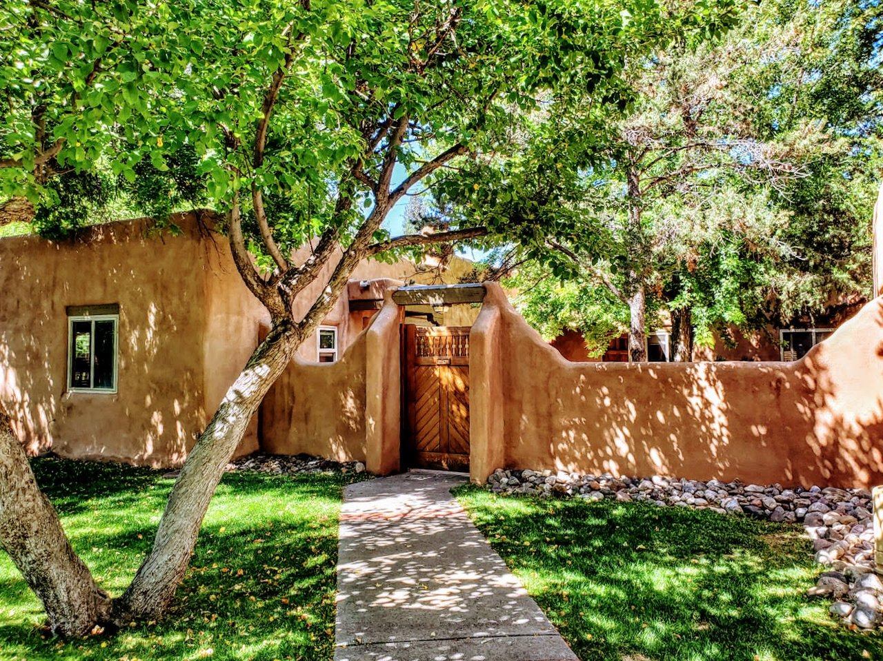 226 Pinon 2 Kit Carson Rd