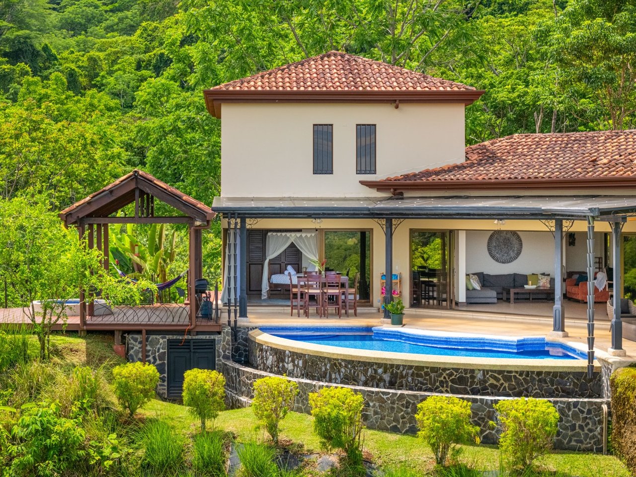 Waterfall Orchard Jungle Estate, Ojochal, Puntarenas