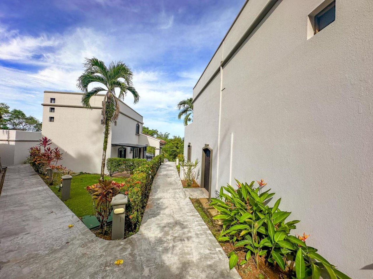 Secure Gated Villa Community, Ojochal, Puntarenas
