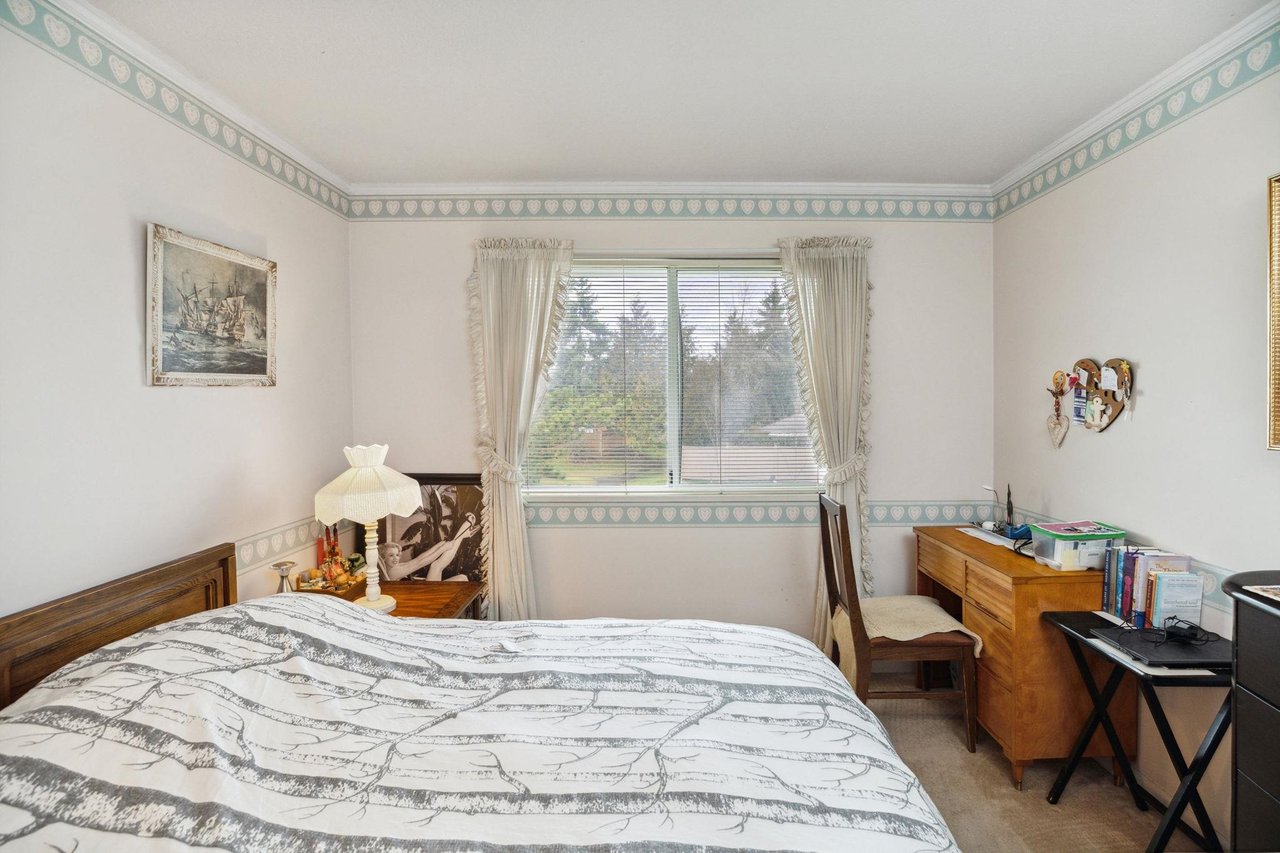 116-15121 19 Ave