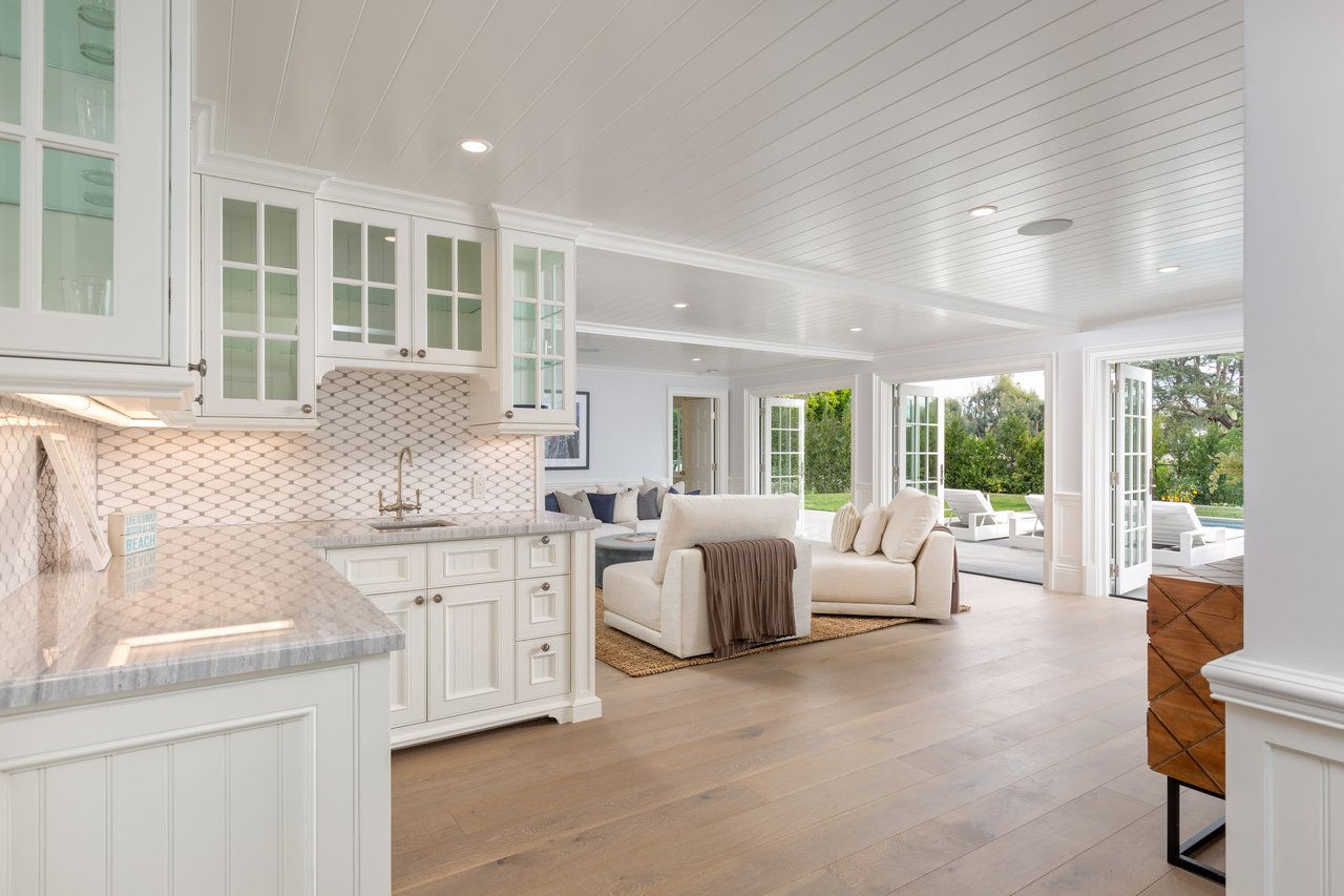 Exquisite Estate in Prime Riviera
