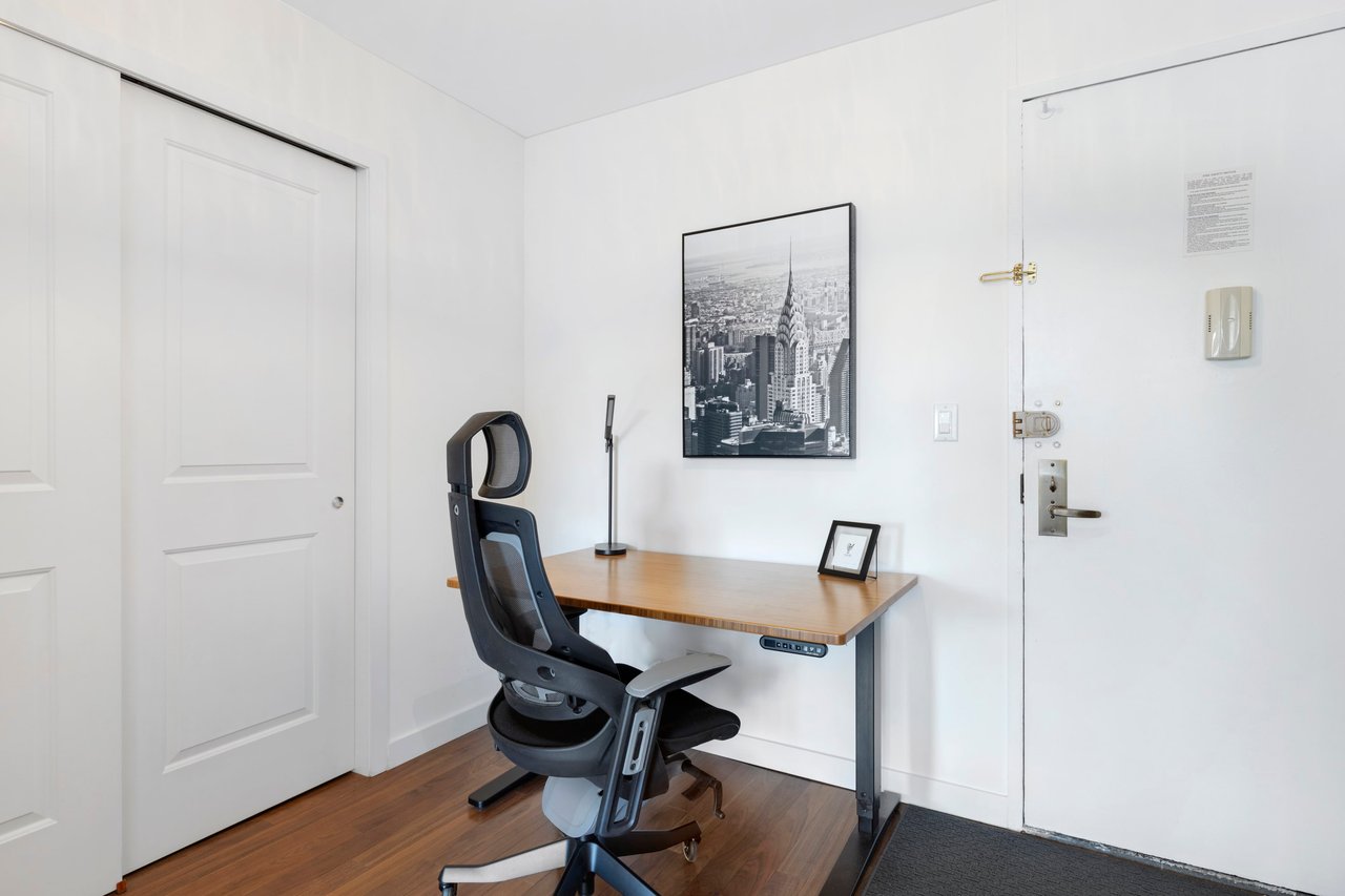 201 East 17th Street, 9F