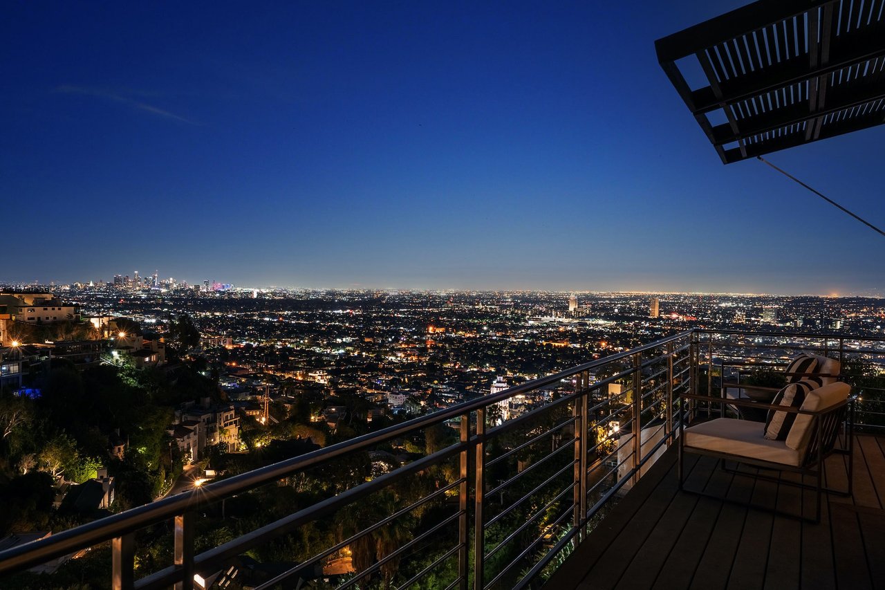 Sunset Strip Architectural with Jetliner Views