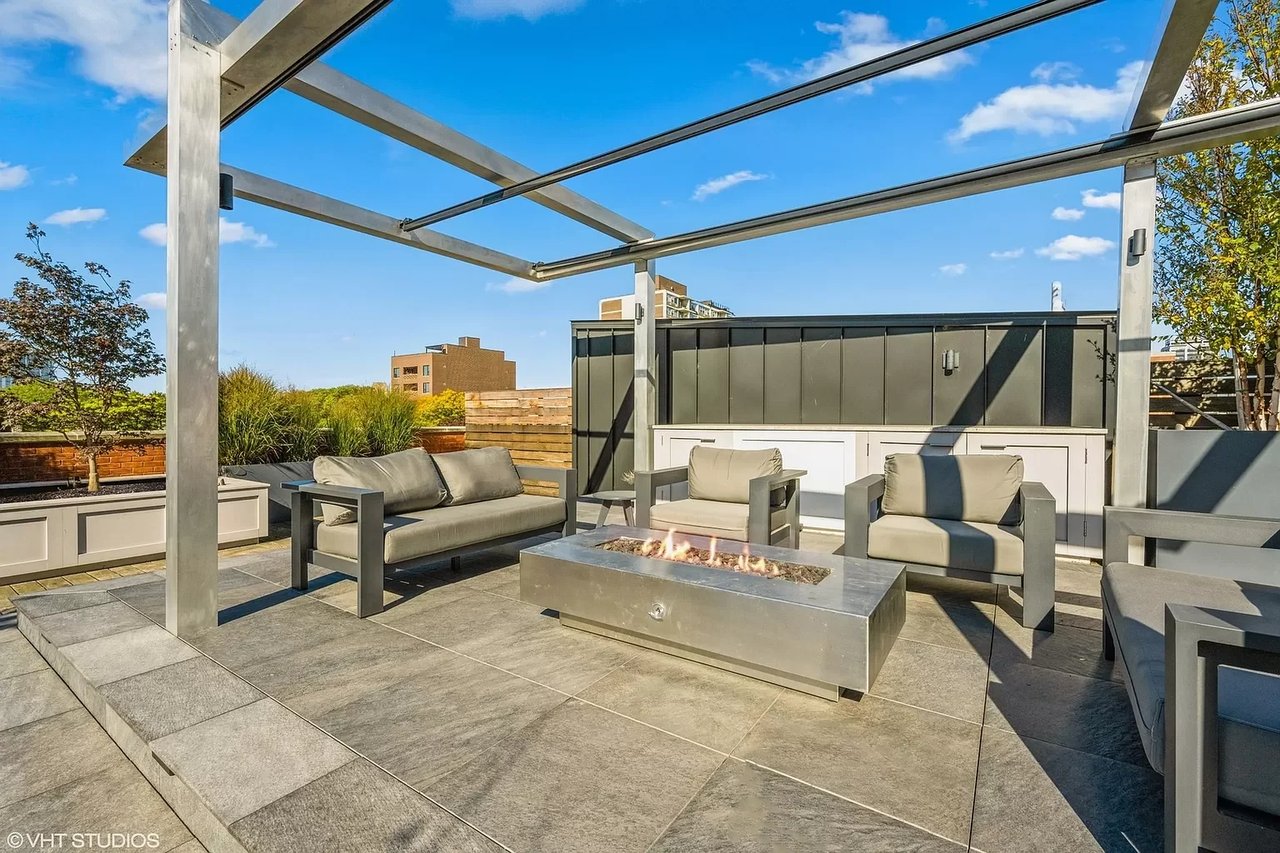 445 W Arlington