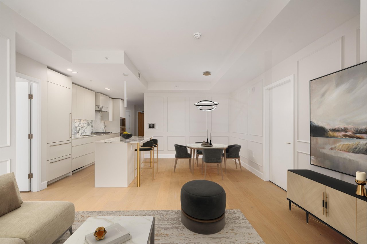 203-3668 W 10th Ave
