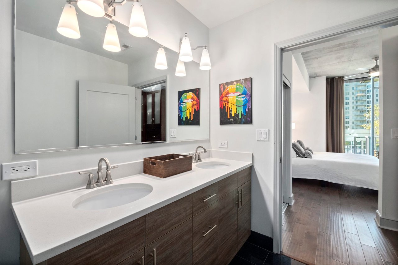 950 W Peachtree Street NW Unit: 701