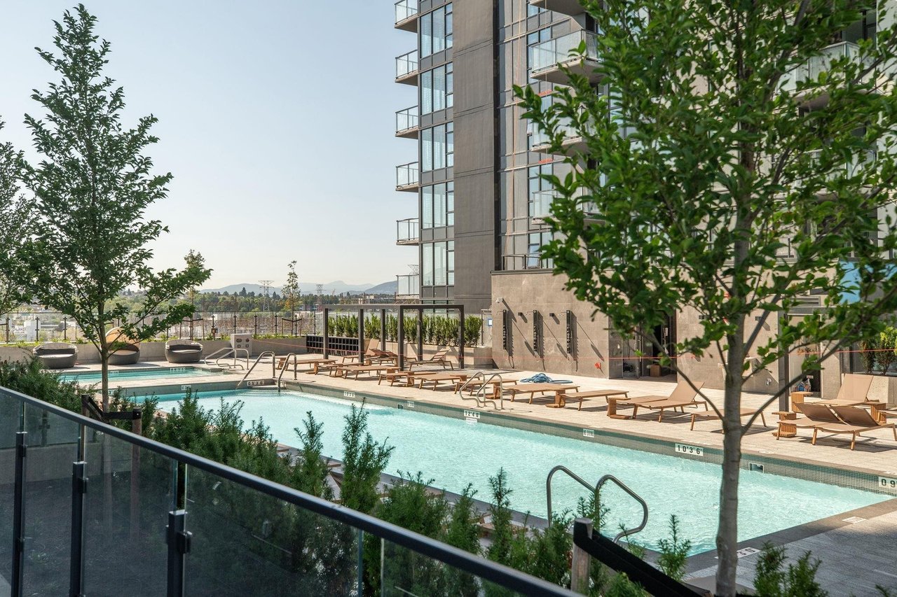 703-2186 Gilmore Ave