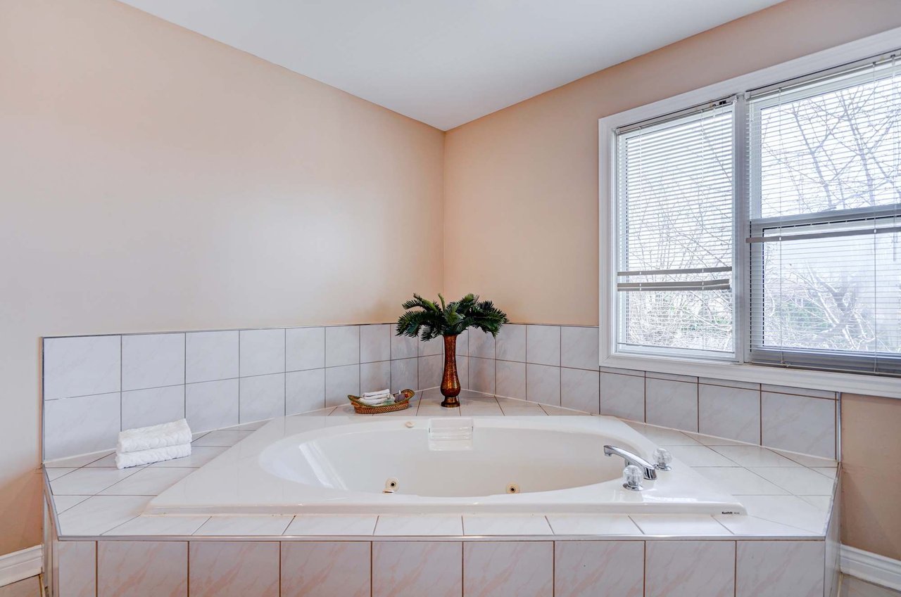 2184 Lumberman Lane