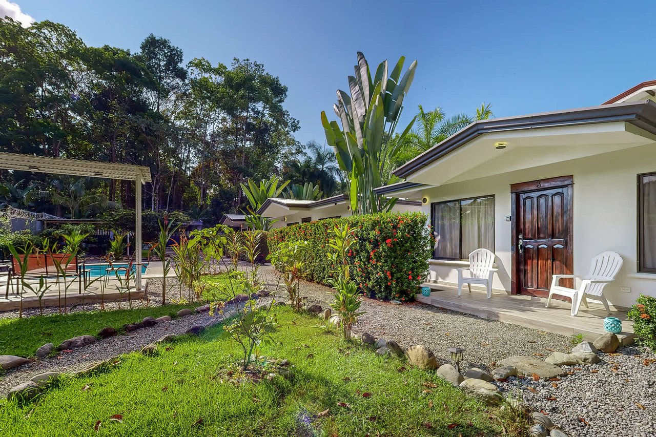 Scarlet Haven Villas, Sunset Bungalows