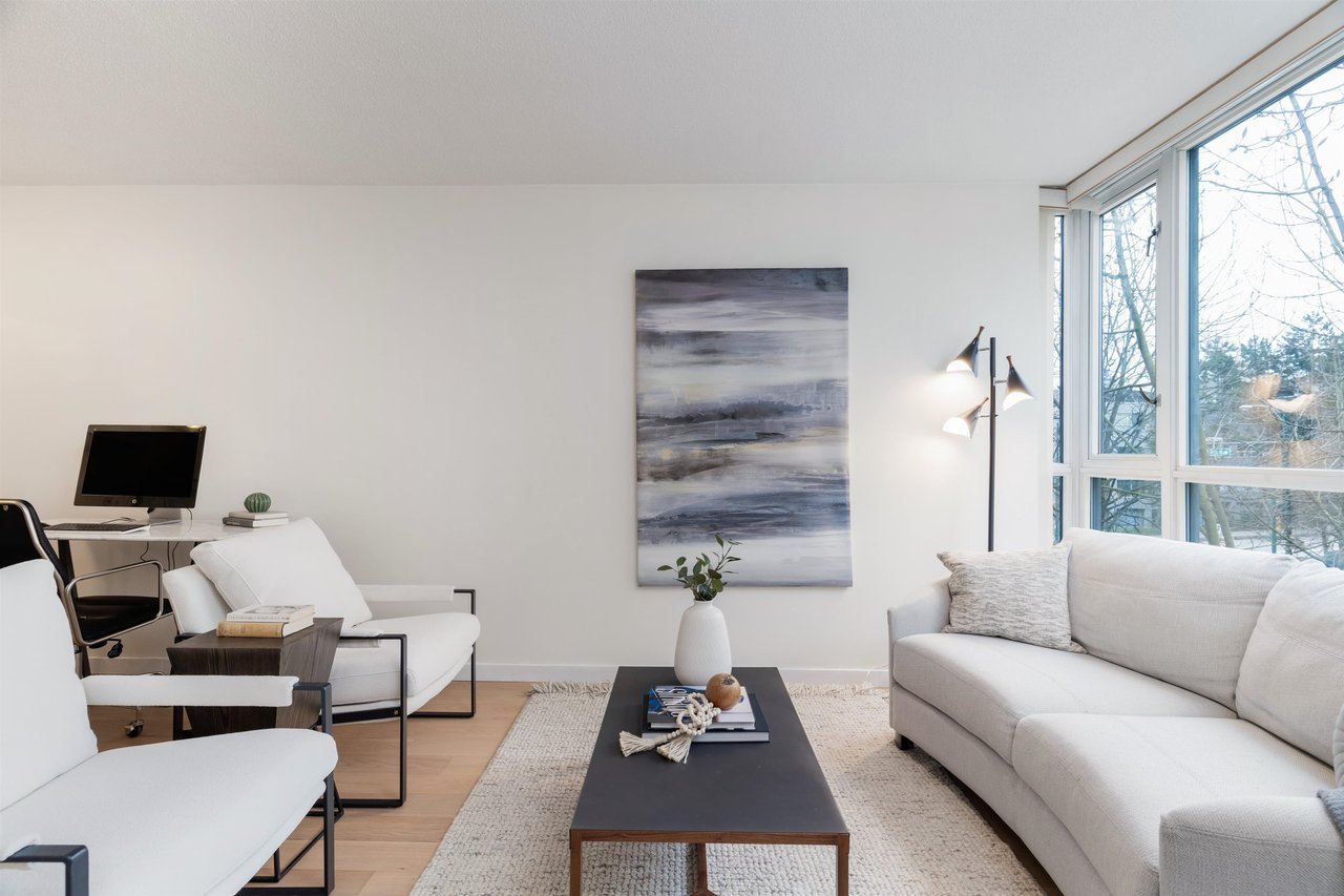 310-1425 W 6th Ave
