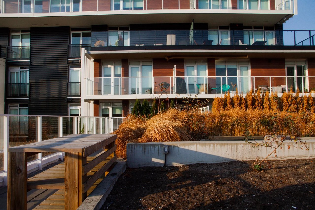 212-528 W King Edward Ave