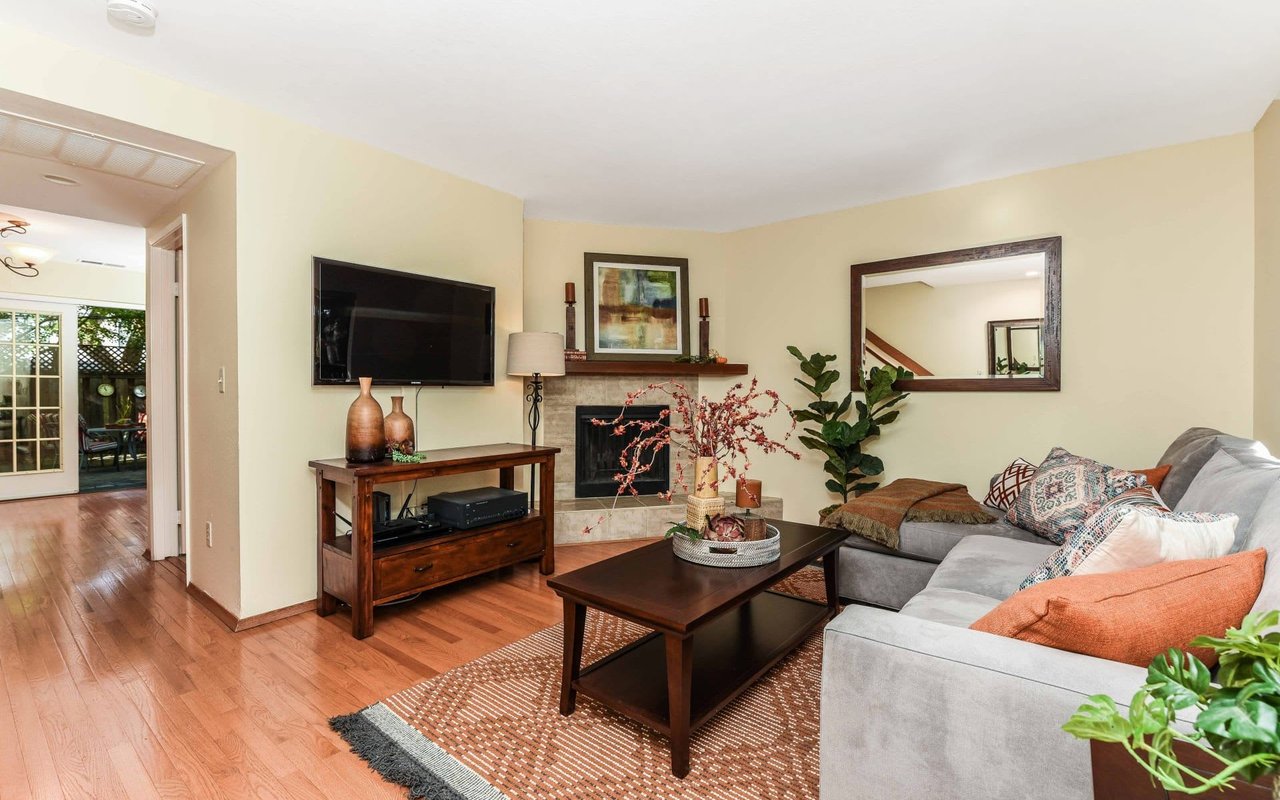 Super Cute Townhome - Walnut Creek!