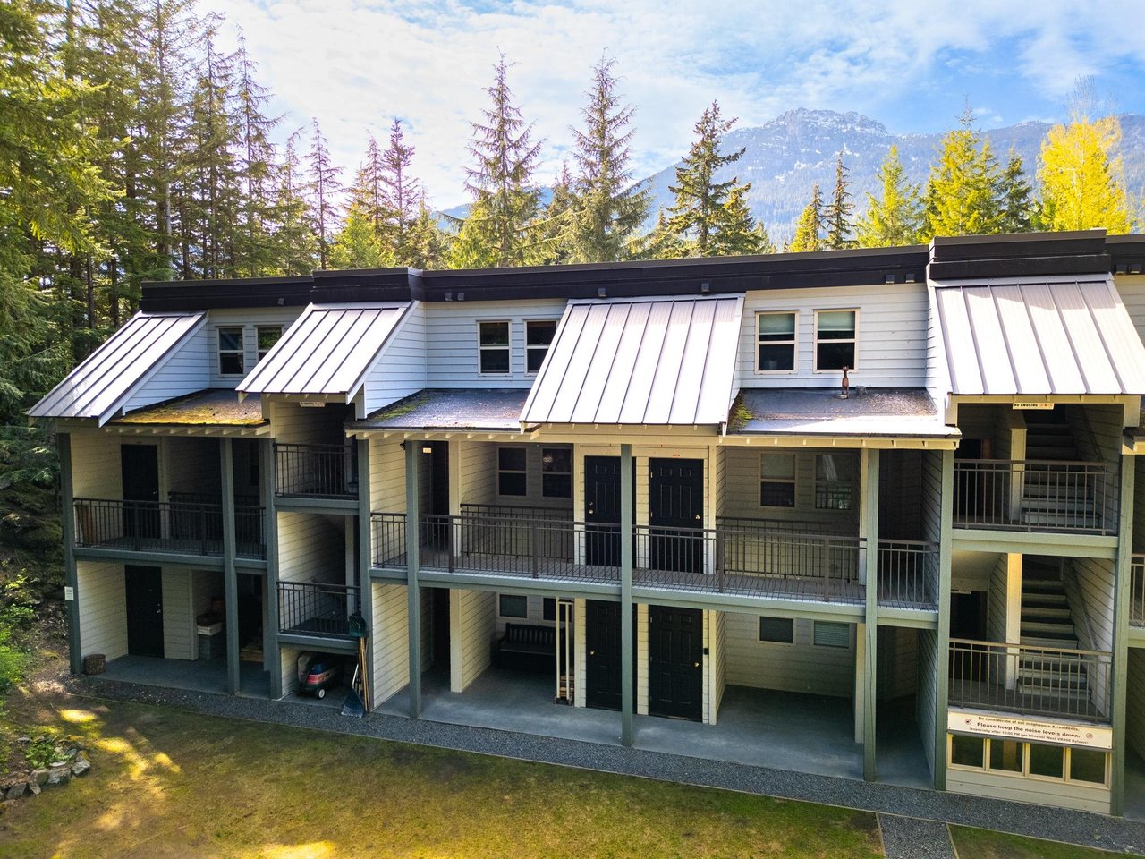 6-2201 Eva Lake Rd