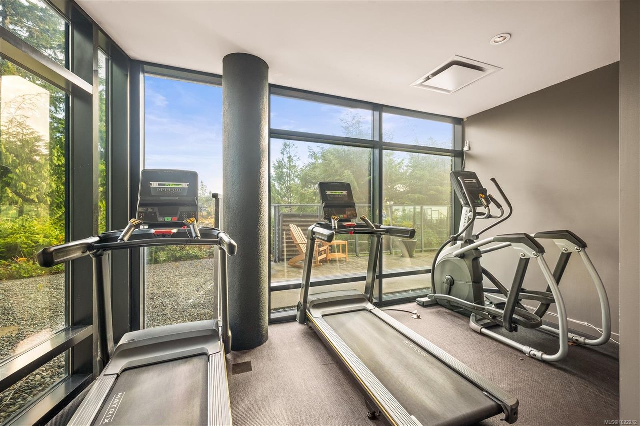 1602-596 Marine Dr