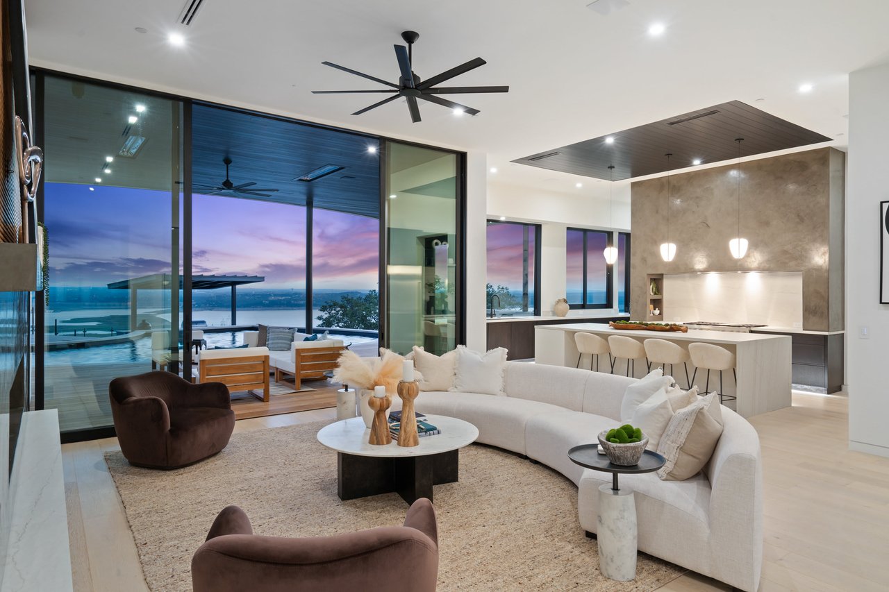 6809 Oasis Pass