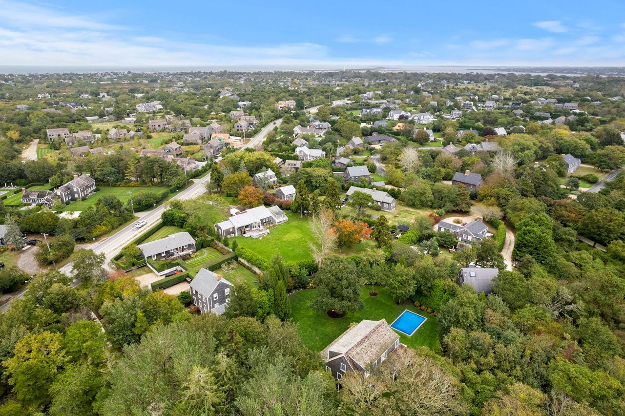 6 Oak Hollow Ln
