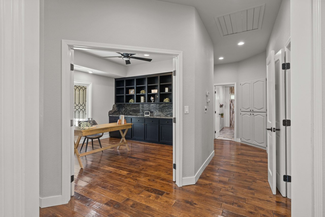 2880 Carlson Drive