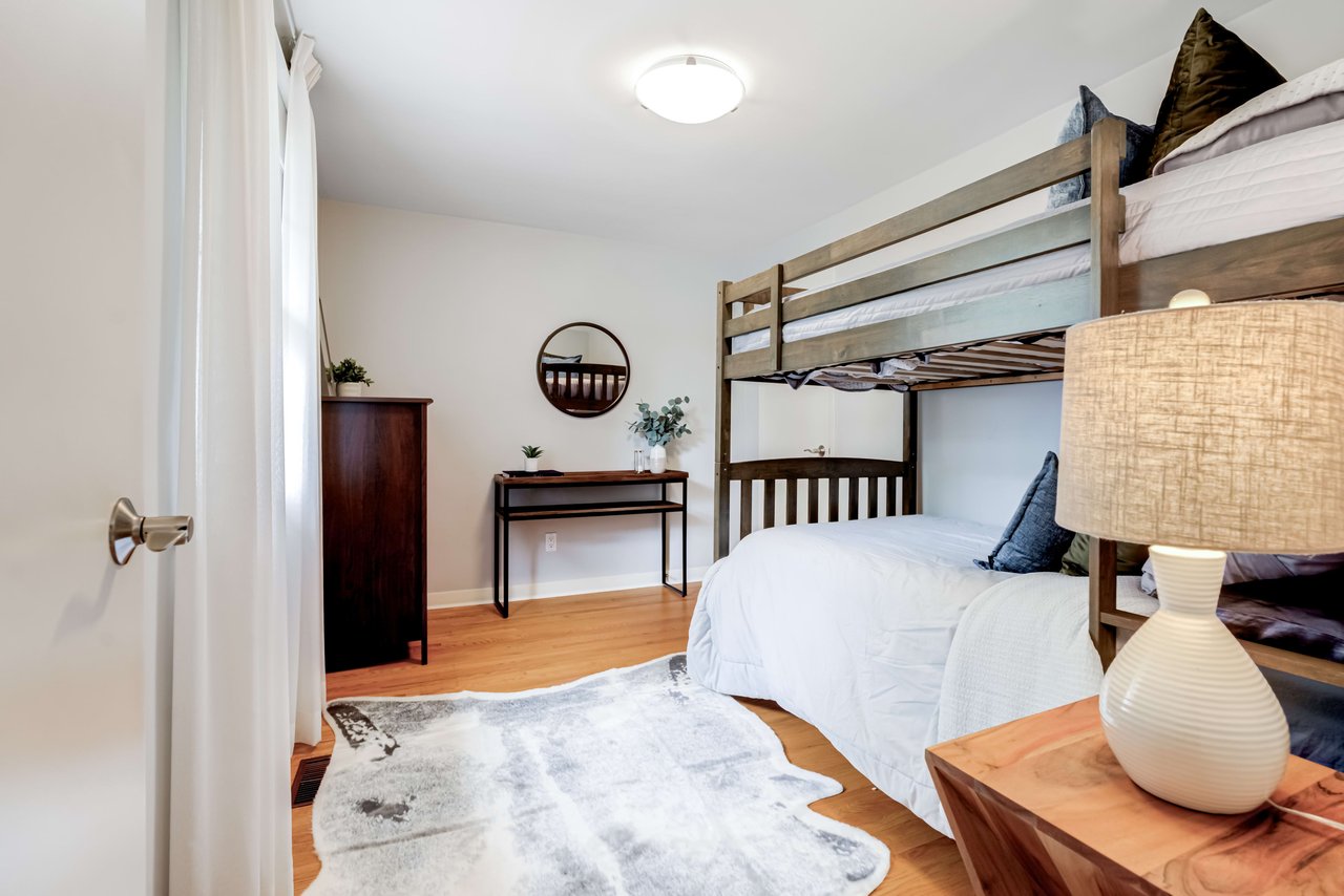 16 Henry Corson Pl