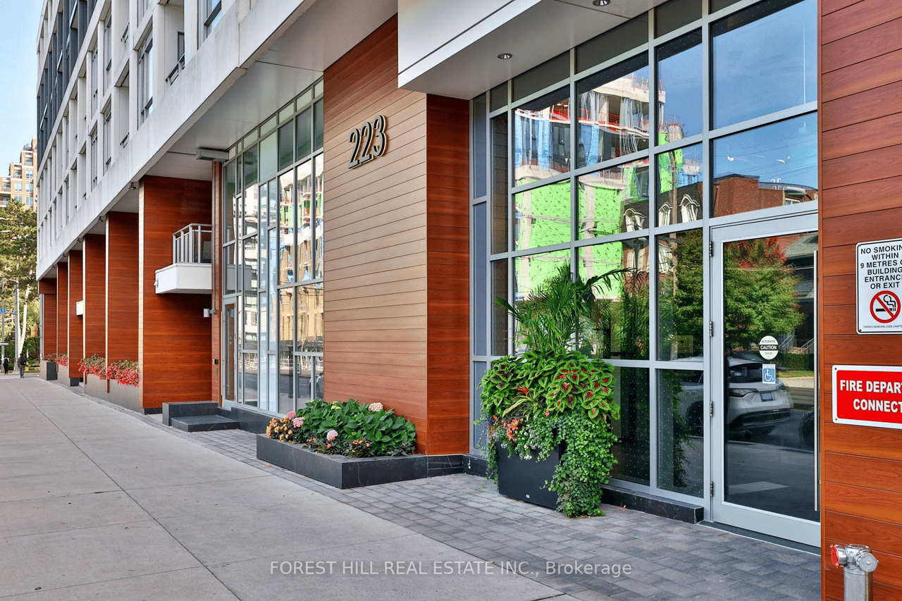 223 St. Clair Ave W 805