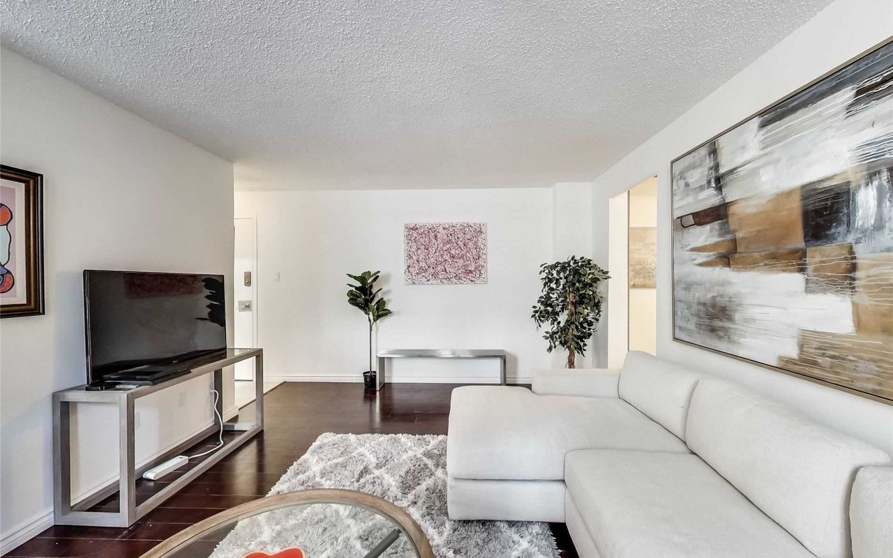335 Lonsdale Rd #102