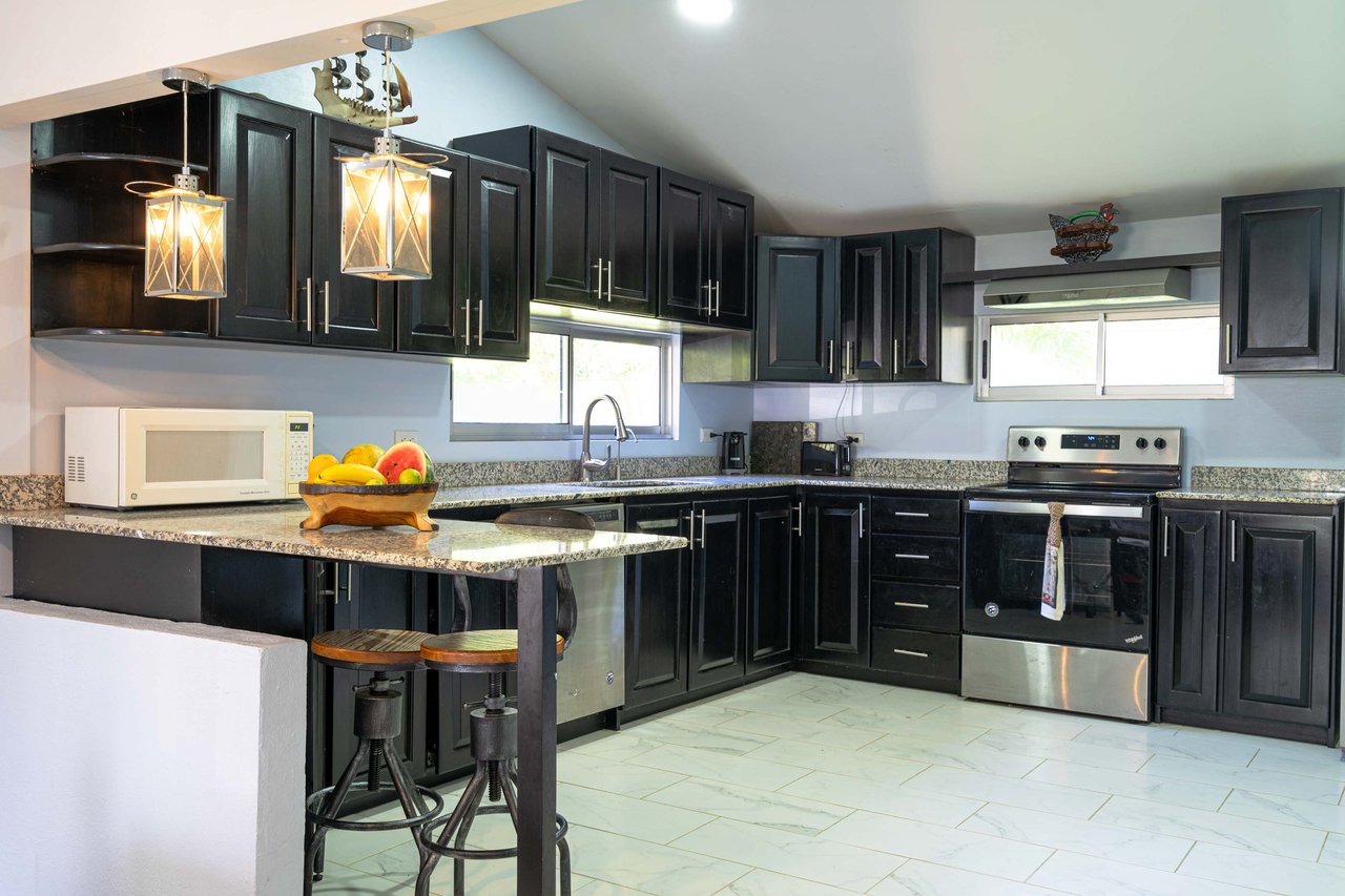 Three home stunning estate close to Quepos