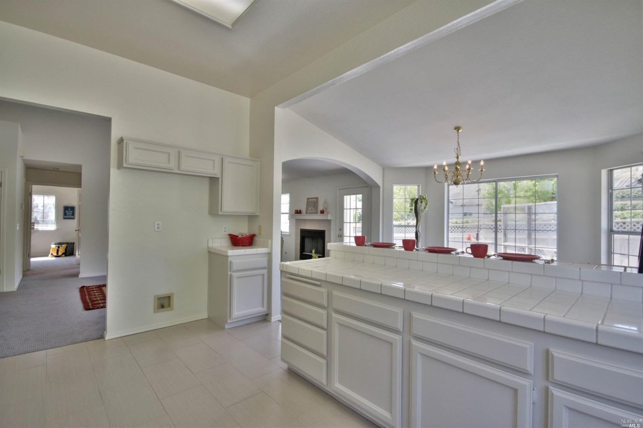 80 Windsor Ln