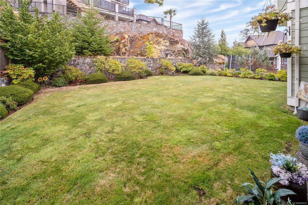 1260 Rockhampton Close
