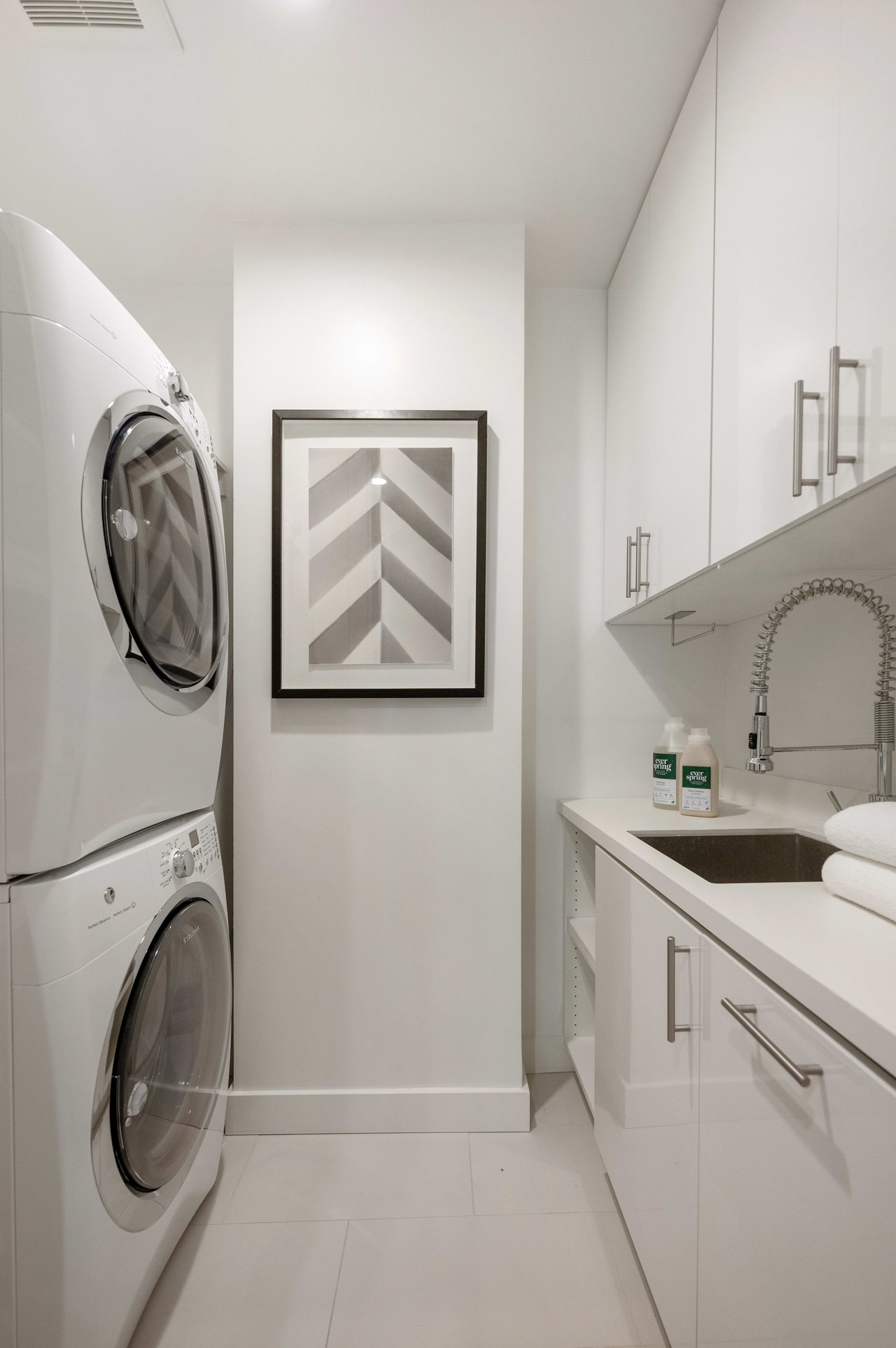 Grand Pacific Heights Apartment
