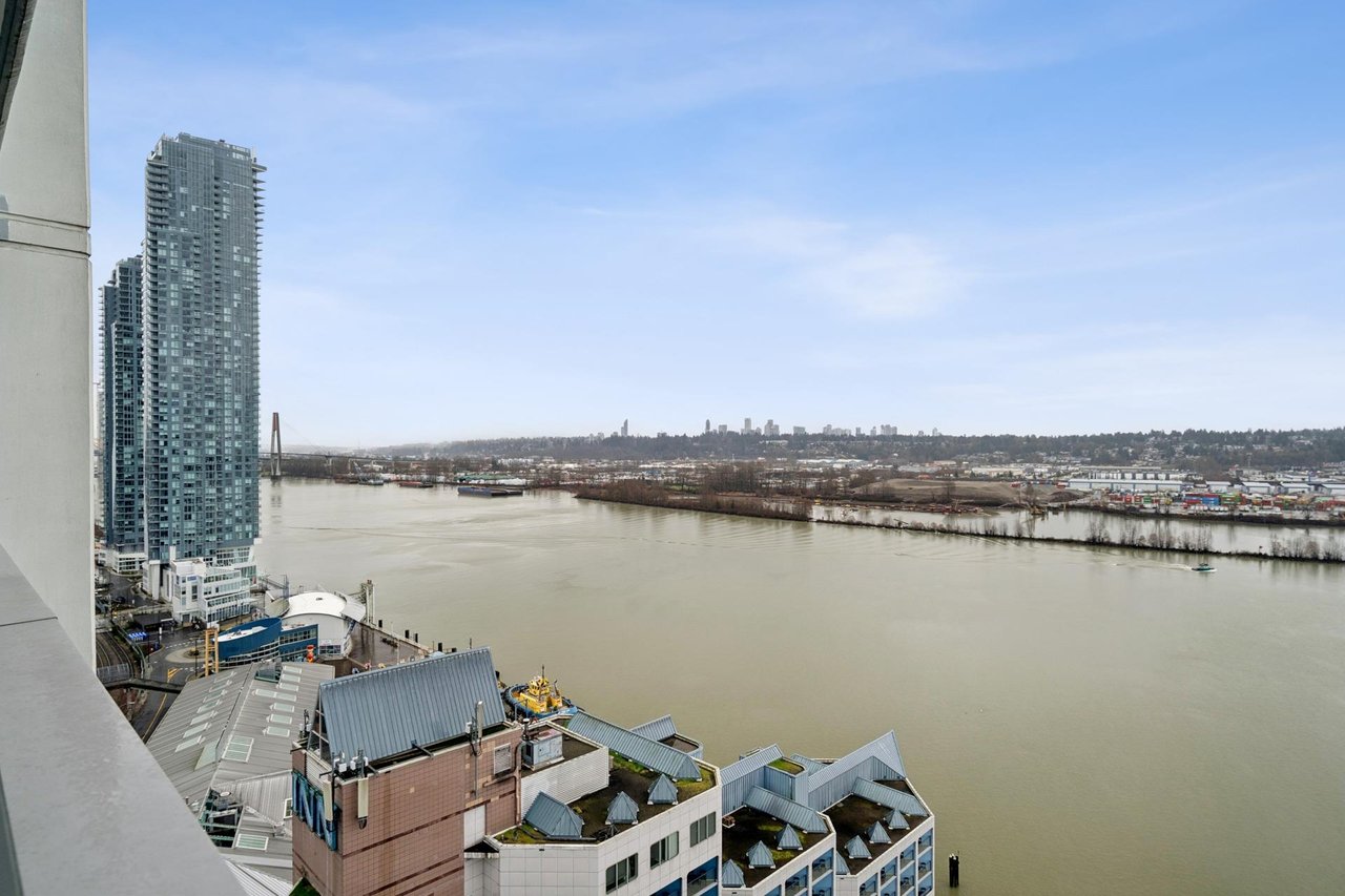 2103-908 Quayside Dr