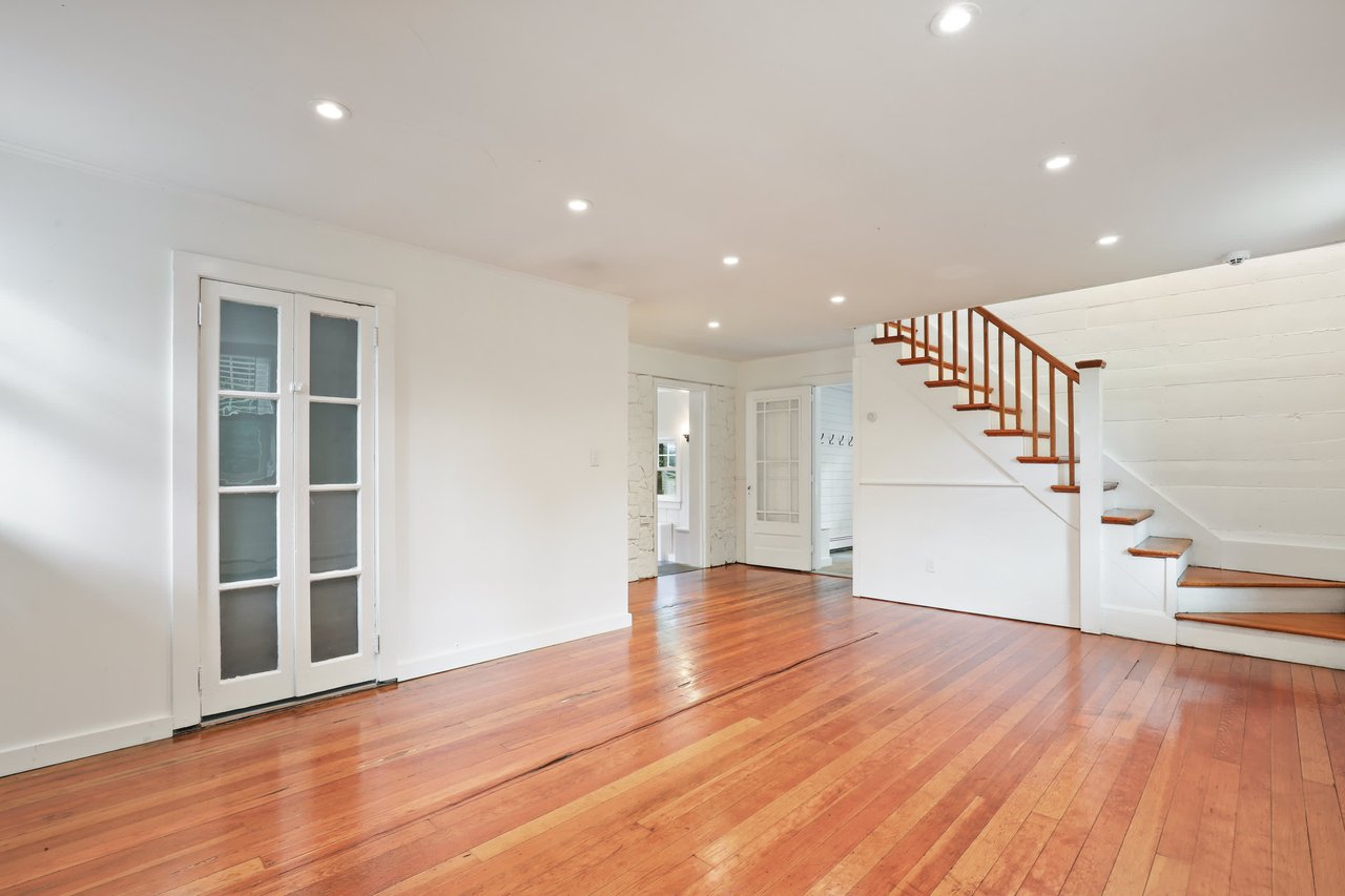14 West Lane