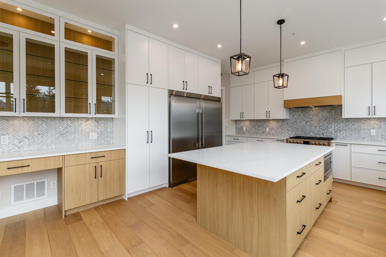 13-3385 Mamquam Rd