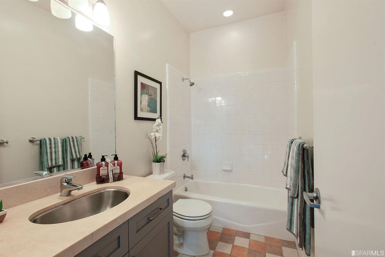 1047 Mississippi St Apt 6